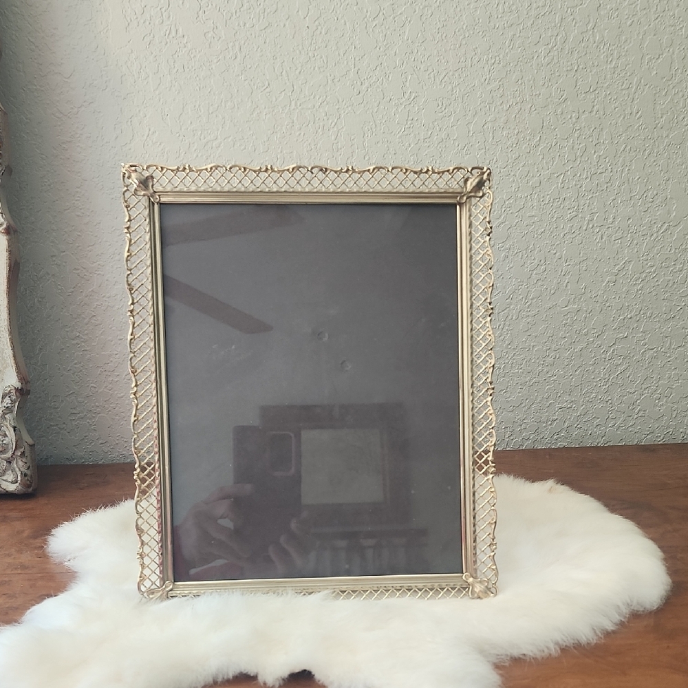 Elegant Gold Picture Frame